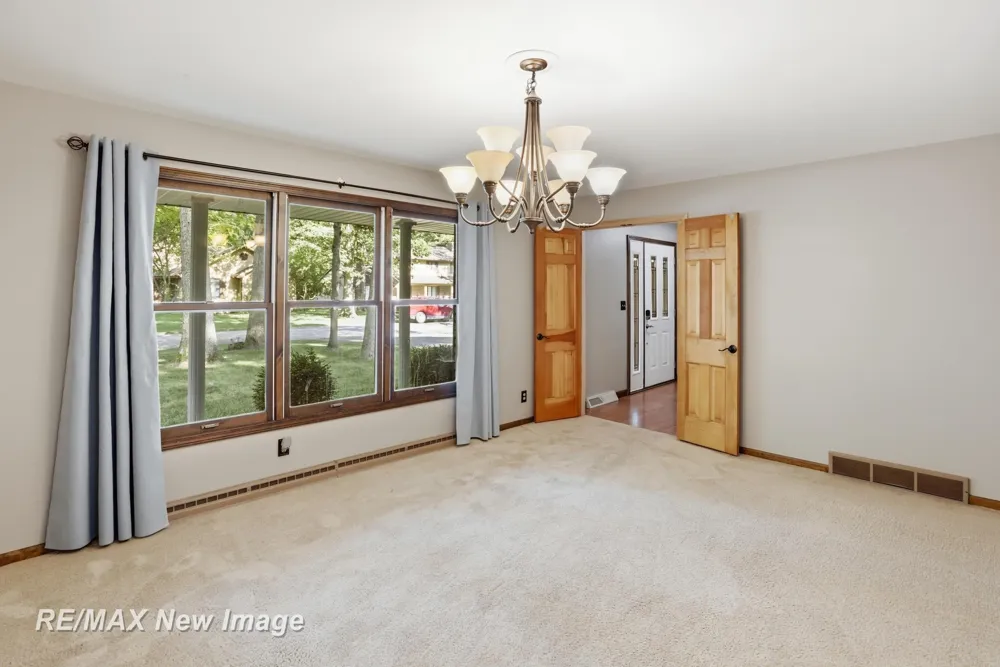 1422 Lenwood Drive Saginaw Charter Township, MI 48638