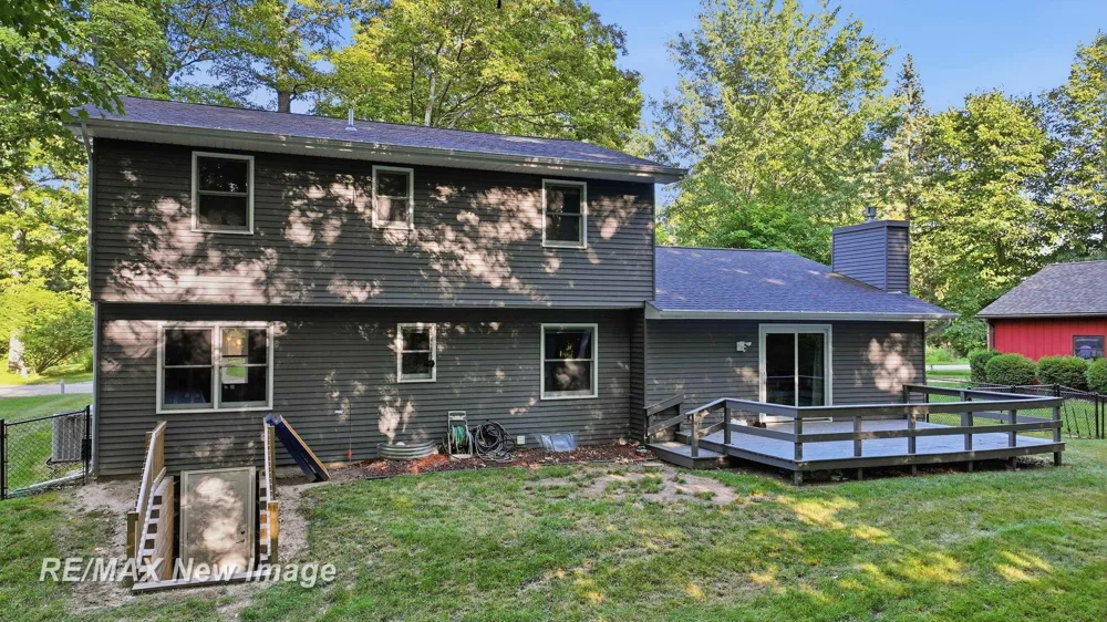 1422 Lenwood Drive Saginaw Charter Township, MI 48638