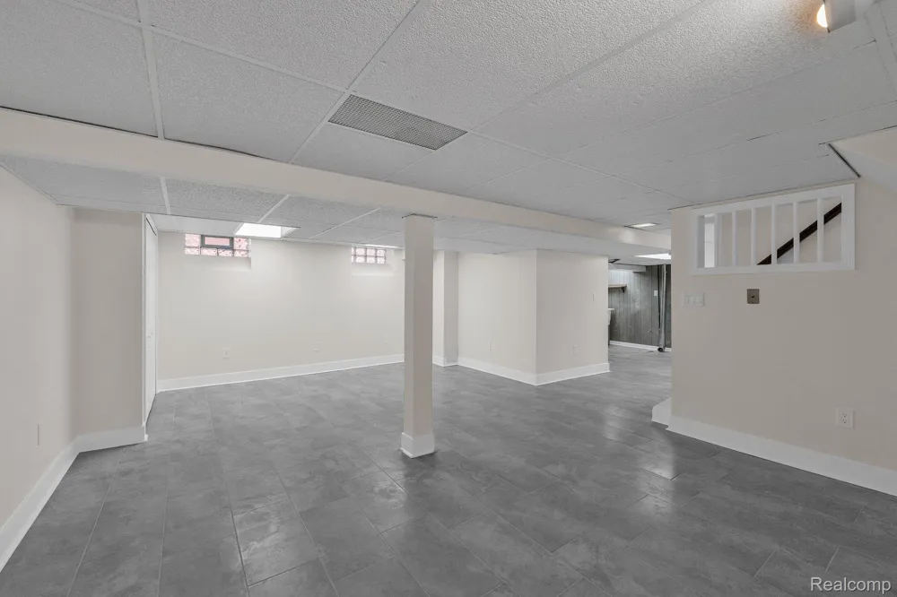 630 Denwood Street Dearborn City, MI 48128