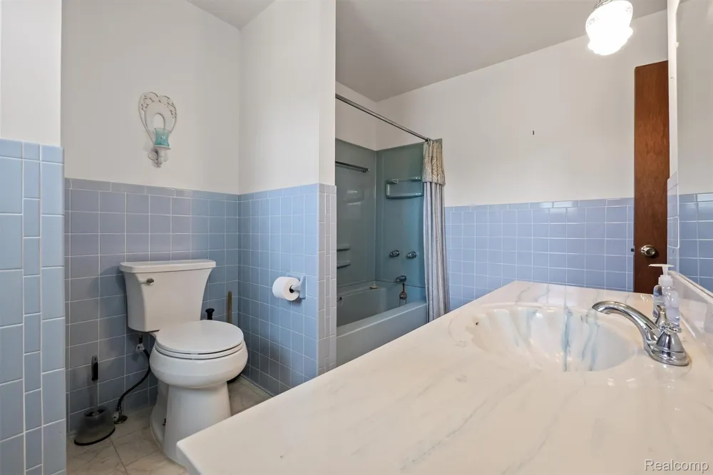 14134 Holly Road Holly Township, MI 48442