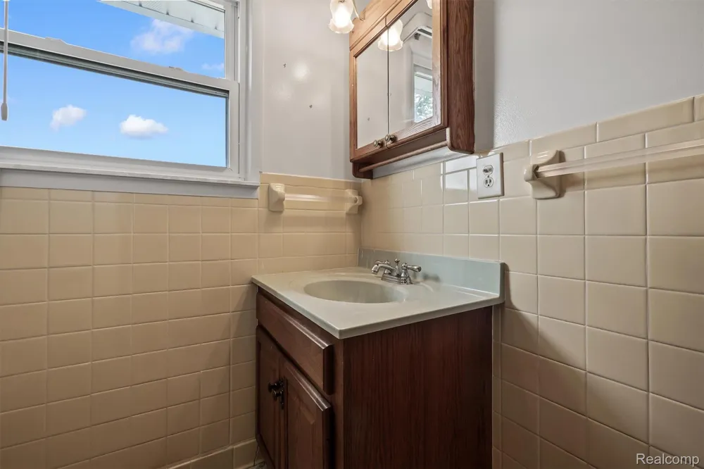 14134 Holly Road Holly Township, MI 48442