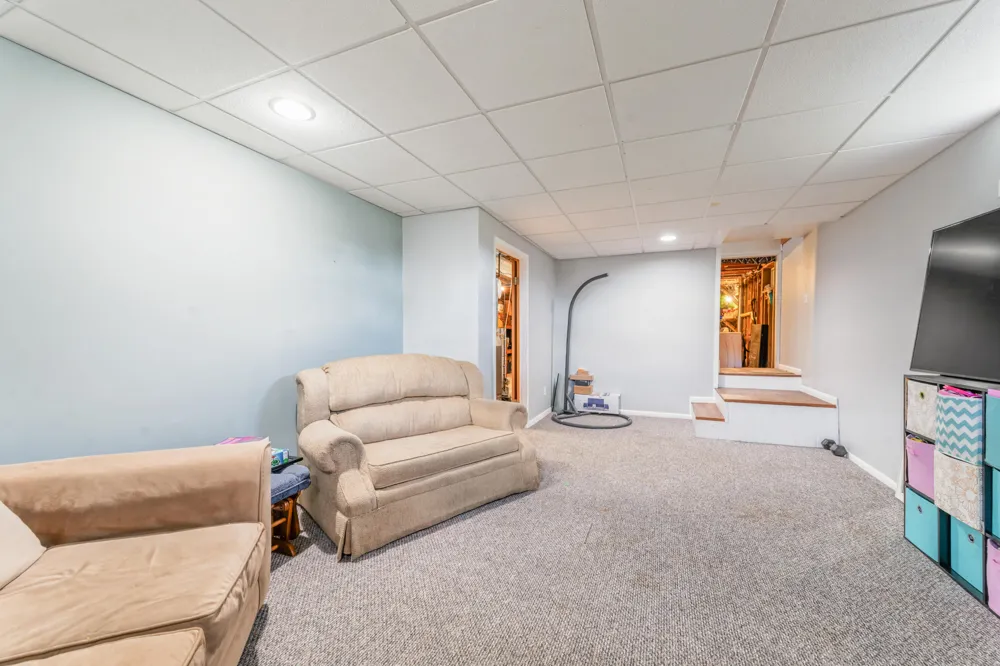 23886 Newcosta Avenue Green Charter Township, MI 49338