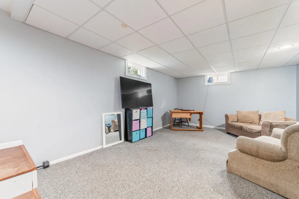 23886 Newcosta Avenue Green Charter Township, MI 49338