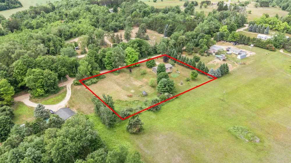 23886 Newcosta Avenue Green Charter Township, MI 49338