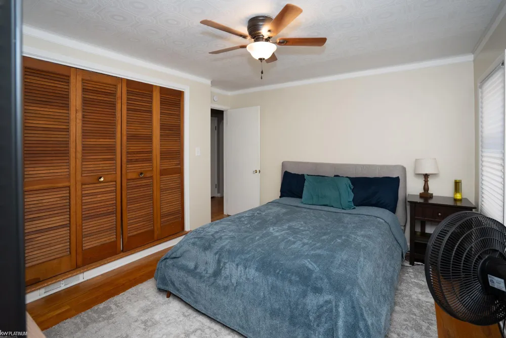 2118 Lennon Street Grosse Pointe Woods City, MI 48236