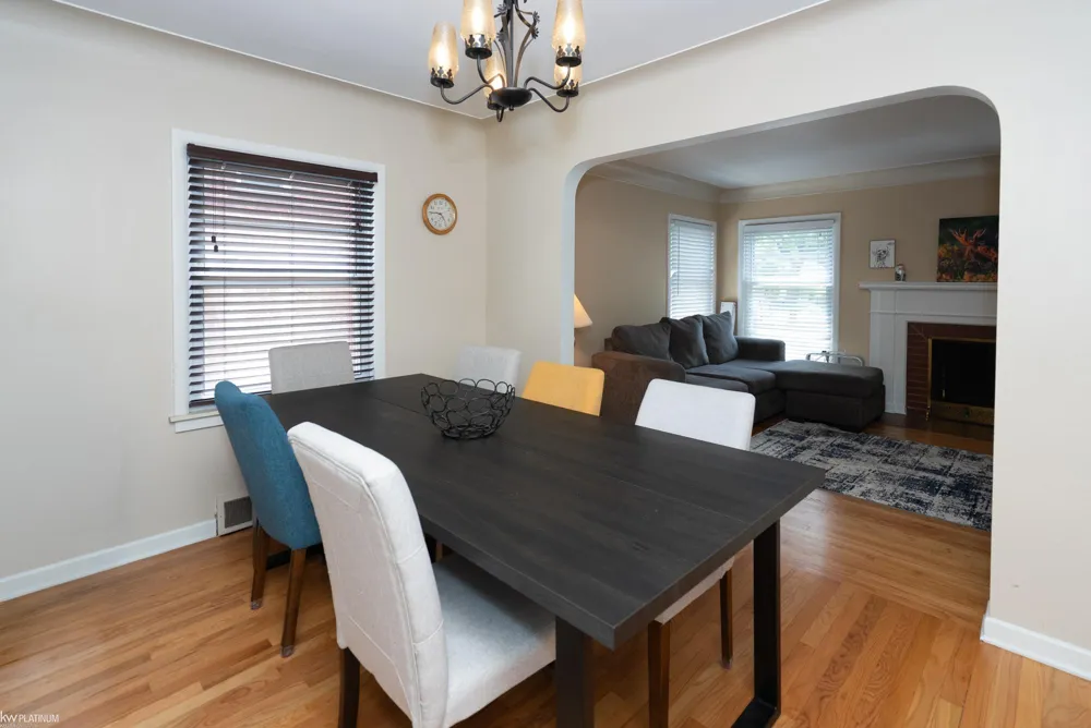 2118 Lennon Street Grosse Pointe Woods City, MI 48236