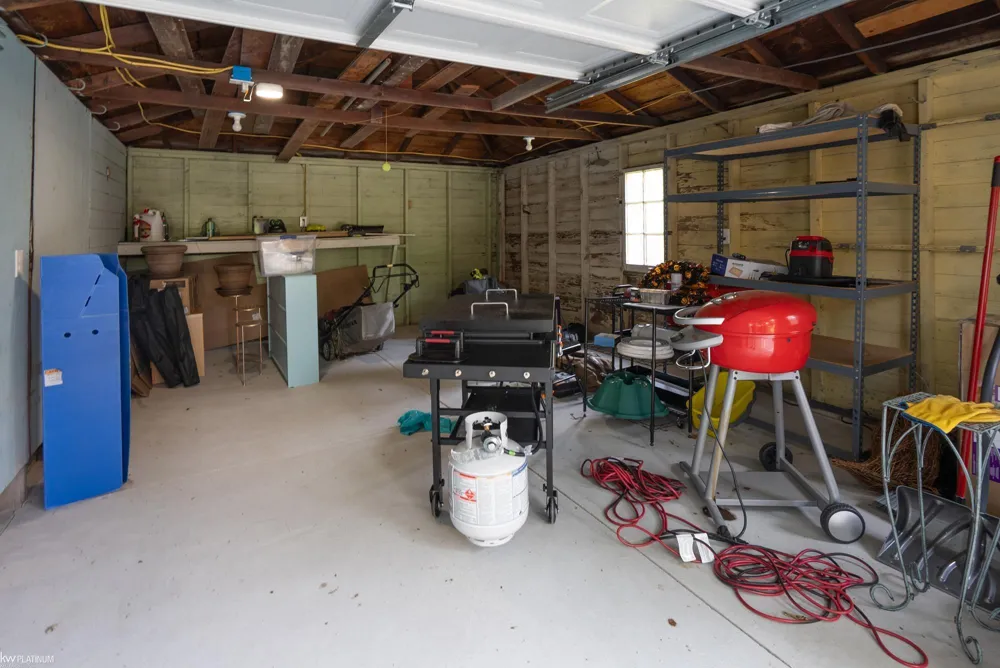 2118 Lennon Street Grosse Pointe Woods City, MI 48236