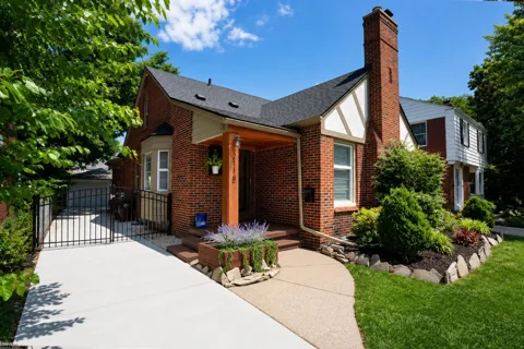 2118 Lennon Street