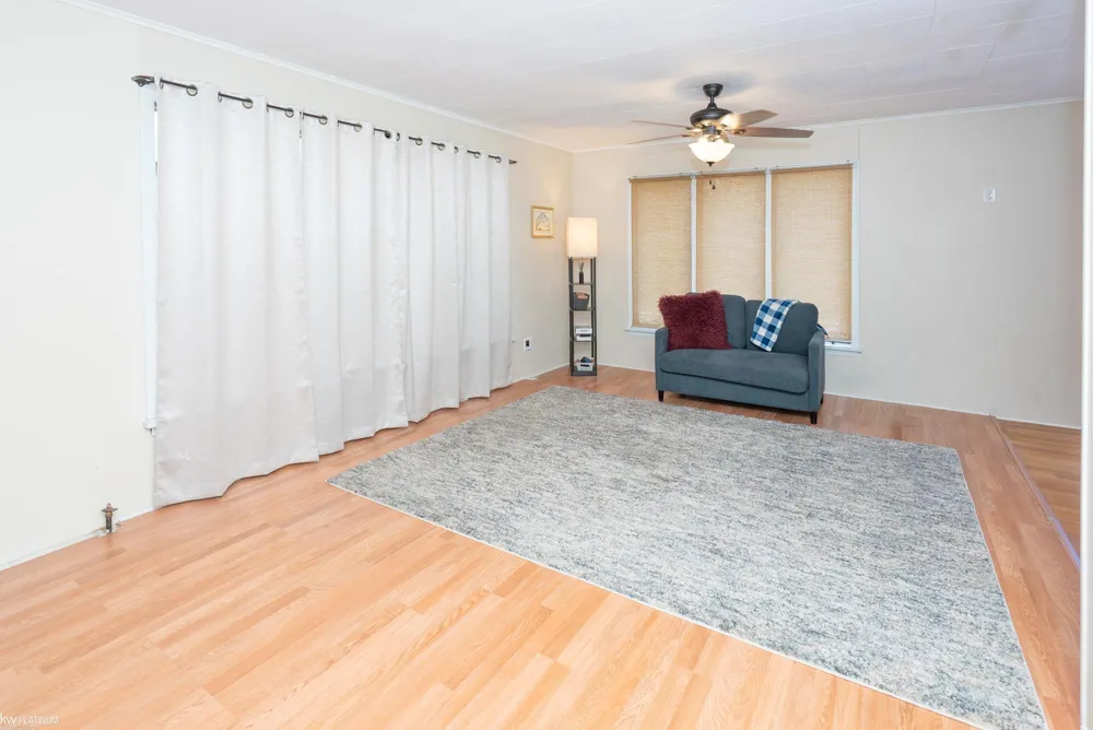 2118 Lennon Street Grosse Pointe Woods City, MI 48236