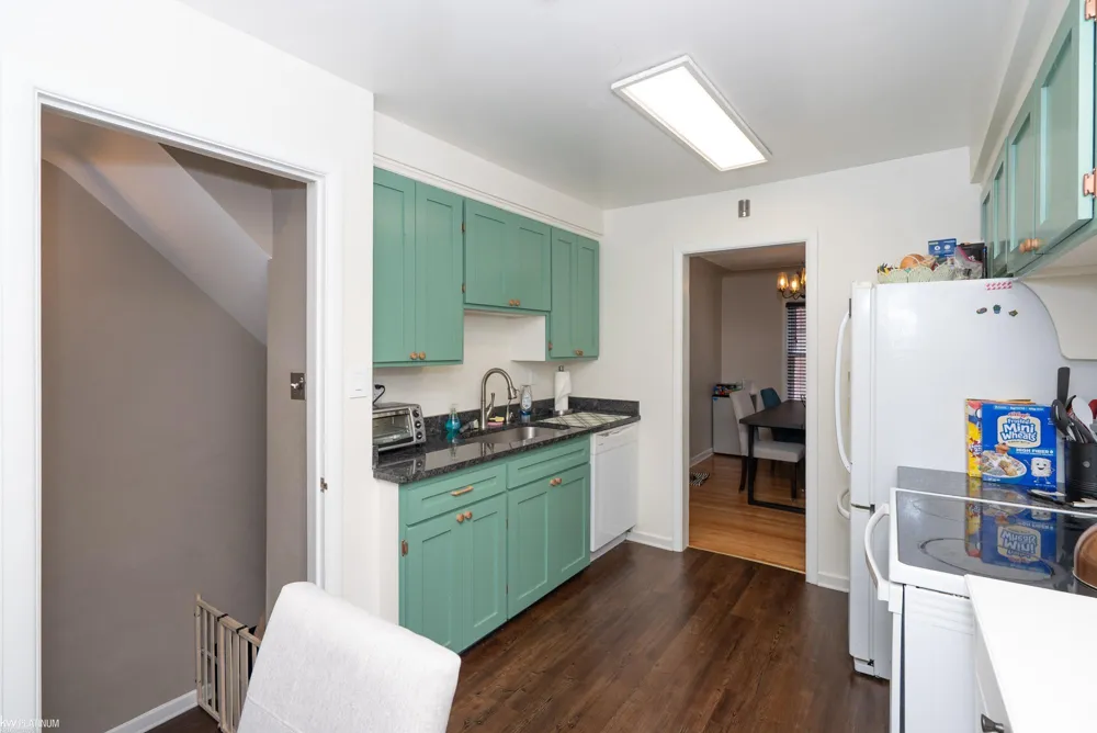 2118 Lennon Street Grosse Pointe Woods City, MI 48236