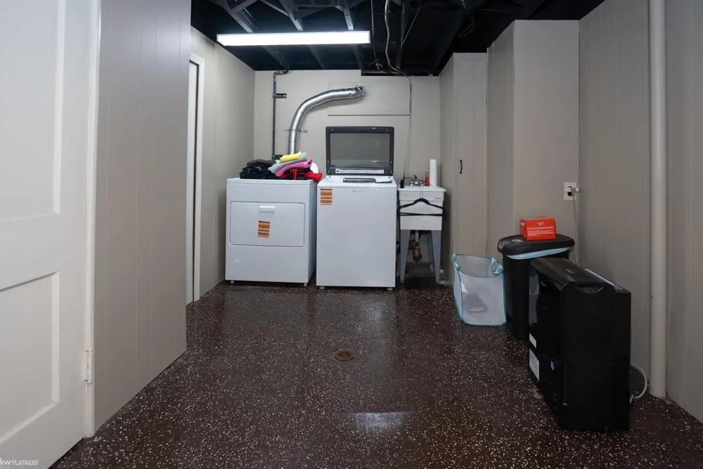 2118 Lennon Street Grosse Pointe Woods City, MI 48236