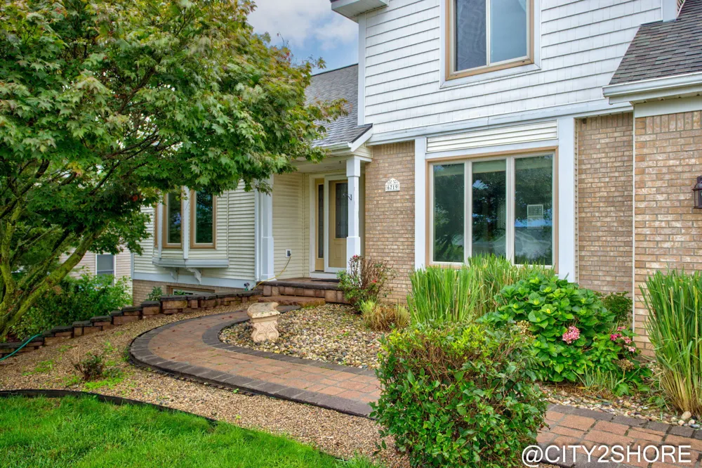 6719 Crown Point Drive Georgetown Charter Township, MI 49426