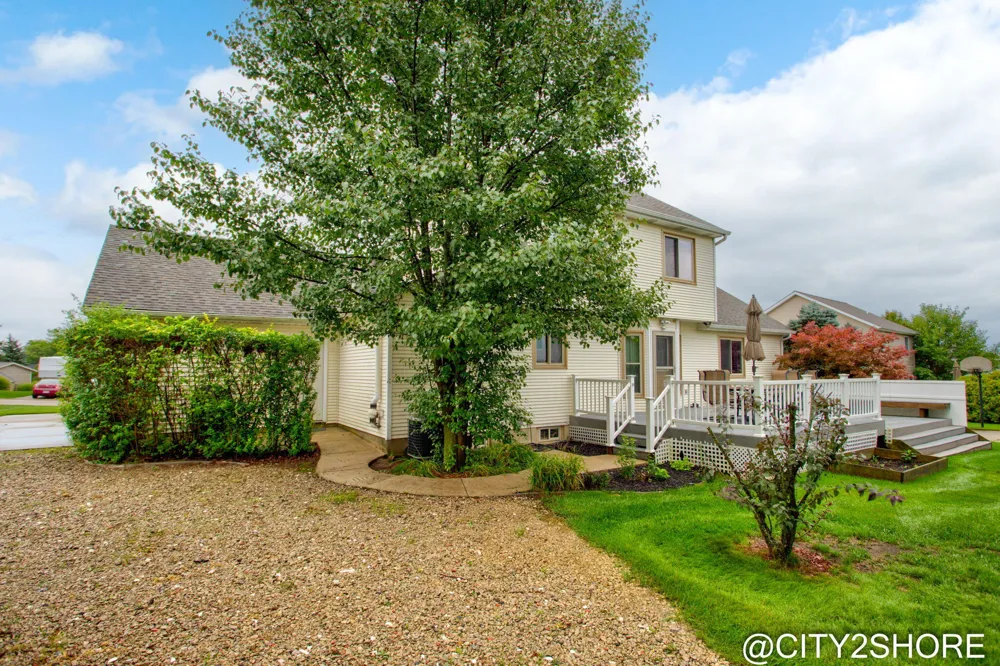 6719 Crown Point Drive Georgetown Charter Township, MI 49426