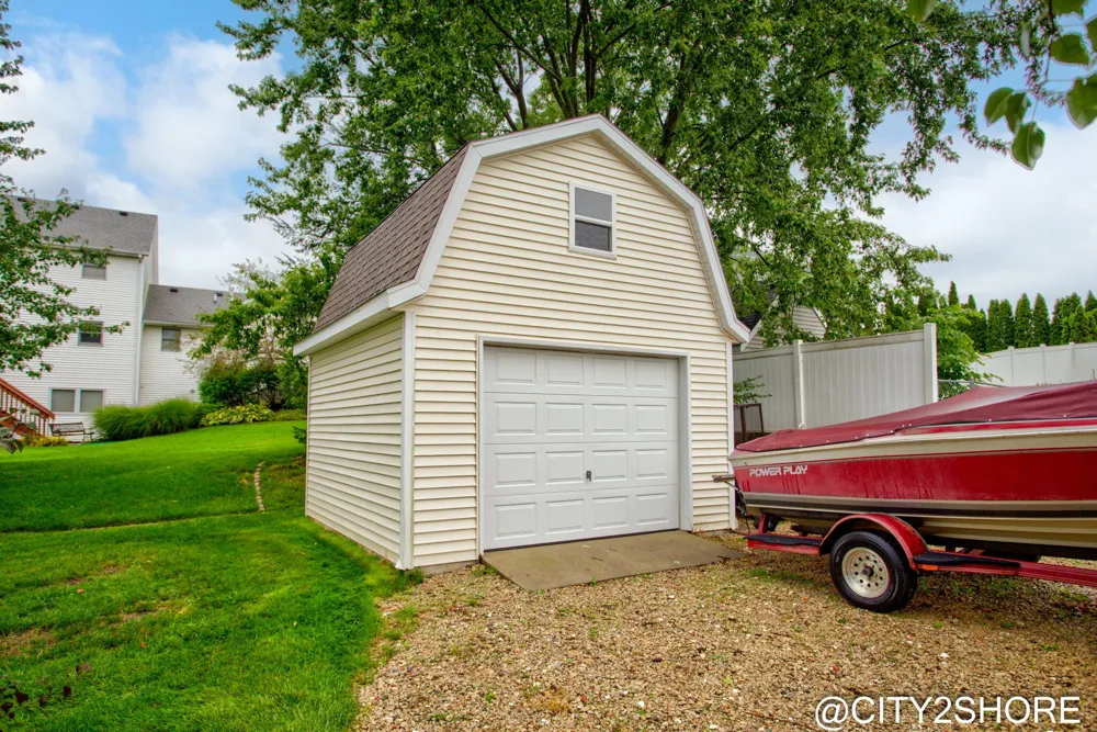 6719 Crown Point Drive Georgetown Charter Township, MI 49426