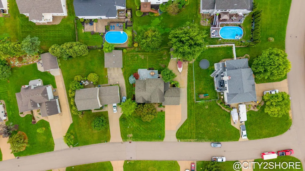 6719 Crown Point Drive Georgetown Charter Township, MI 49426