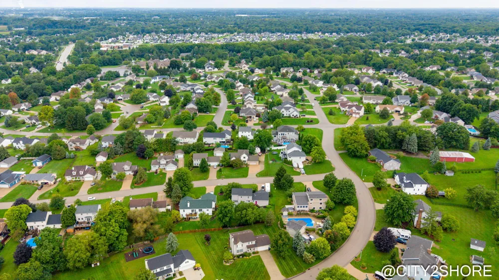 6719 Crown Point Drive Georgetown Charter Township, MI 49426