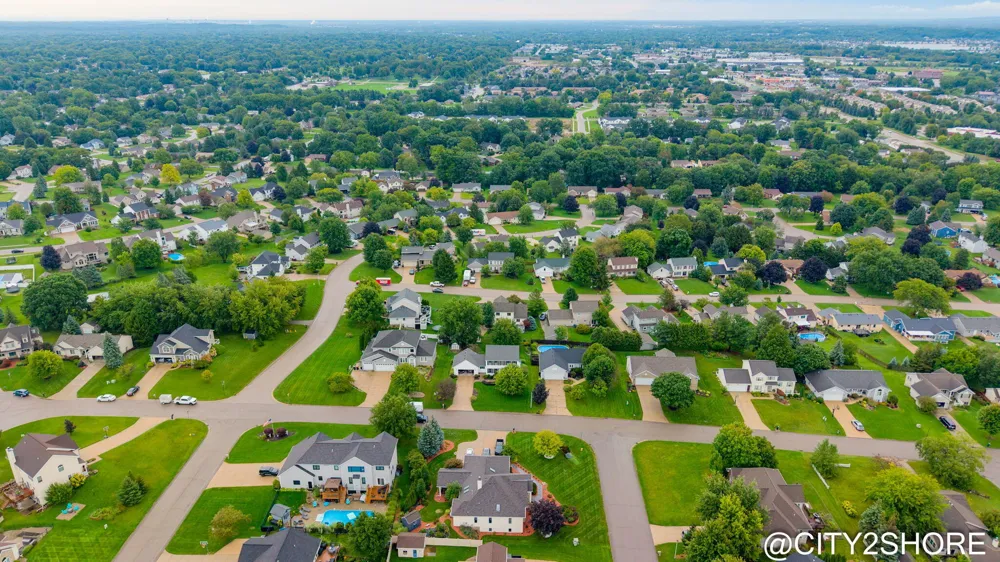 6719 Crown Point Drive Georgetown Charter Township, MI 49426