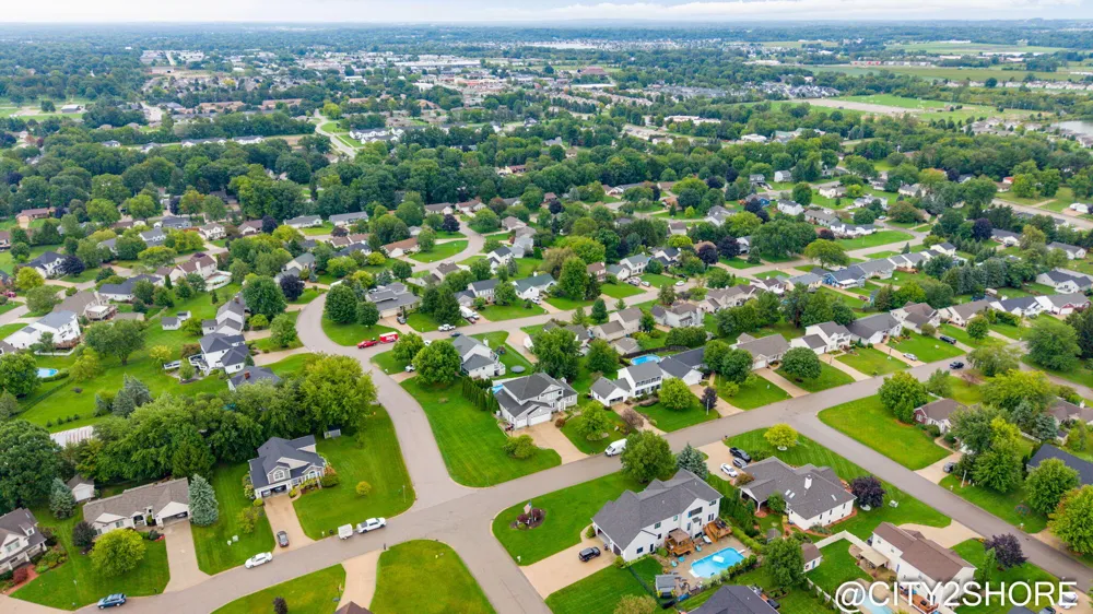 6719 Crown Point Drive Georgetown Charter Township, MI 49426