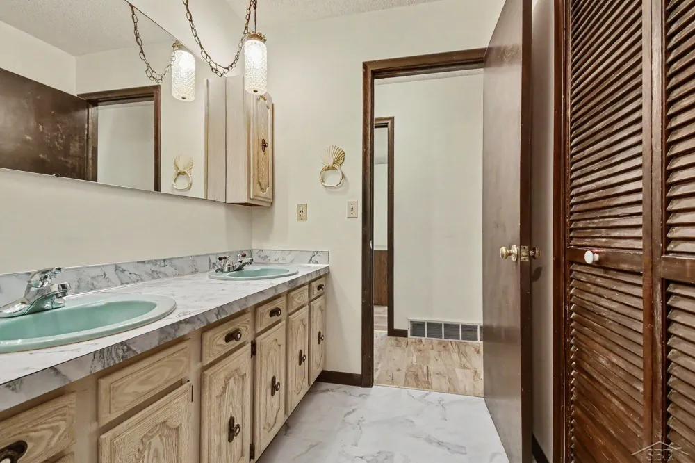 7083 S Orr Road St Charles Village, MI 48655