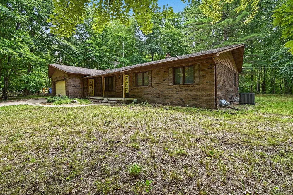 7083 S Orr Road St Charles Village, MI 48655
