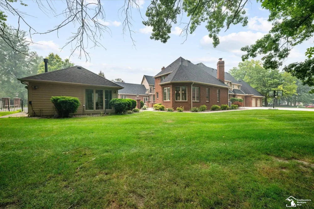 5481 Teakwood Drive Monroe Charter Township, MI 48161