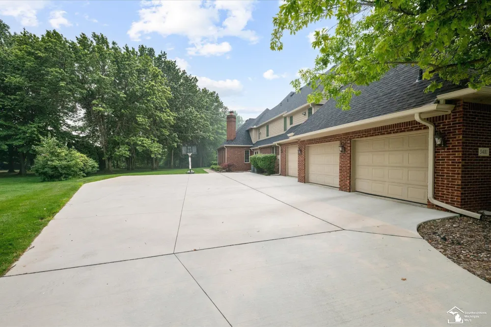 5481 Teakwood Drive Monroe Charter Township, MI 48161