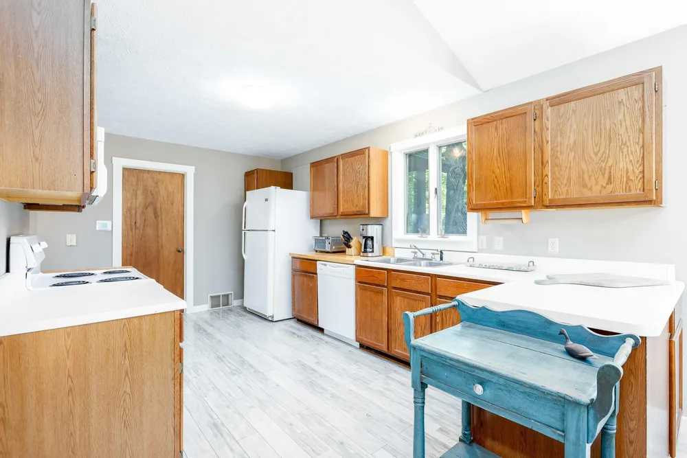 15570 Betsie River Drive Springdale Township, MI 49683