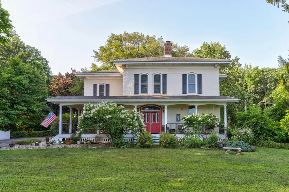 72861 8th Avenue South Haven Charter Township, MI 49090
