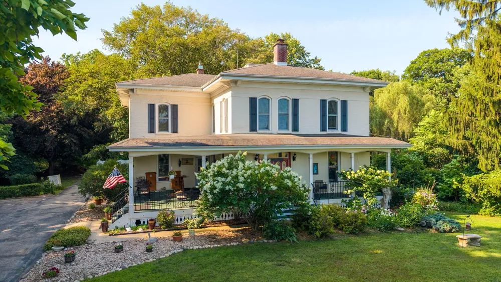 72861 8th Avenue South Haven Charter Township, MI 49090