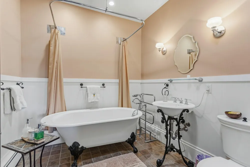 72861 8th Avenue South Haven Charter Township, MI 49090