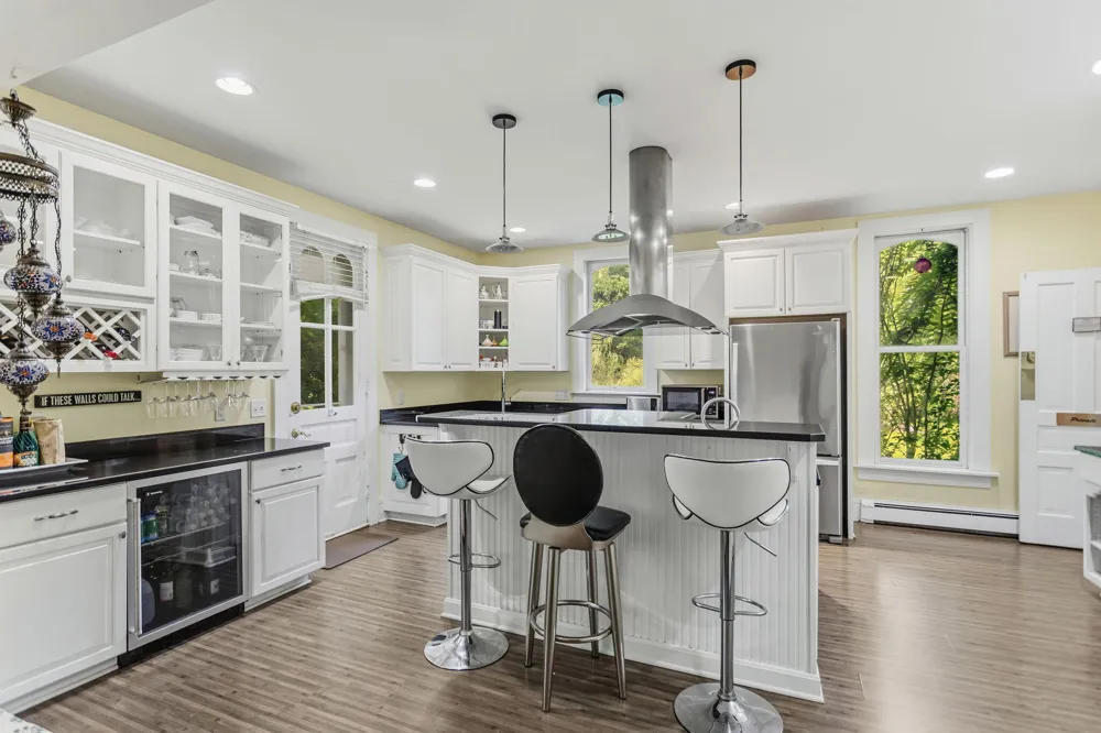 72861 8th Avenue South Haven Charter Township, MI 49090