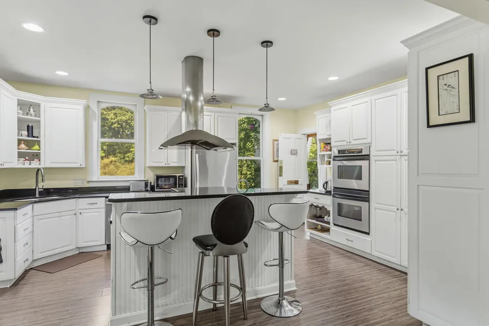 72861 8th Avenue South Haven Charter Township, MI 49090