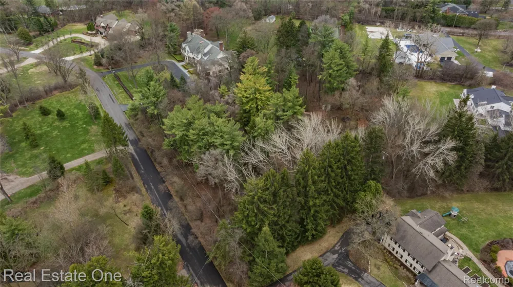 32674 Bingham Lane Bingham Farms Village, MI 48025