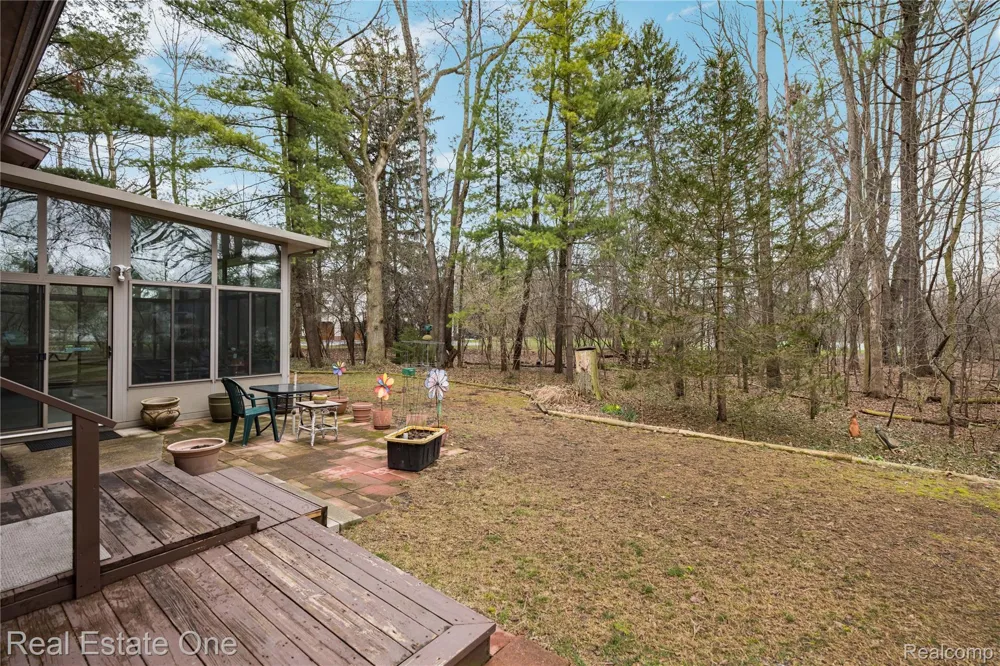 32674 Bingham Lane Bingham Farms Village, MI 48025