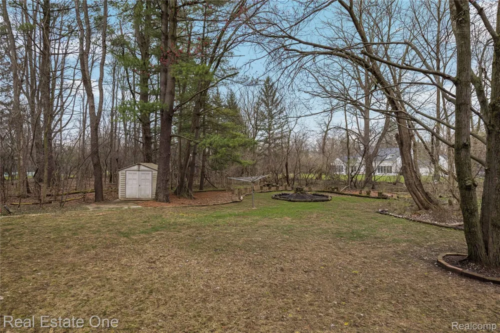 32674 Bingham Lane Bingham Farms Village, MI 48025