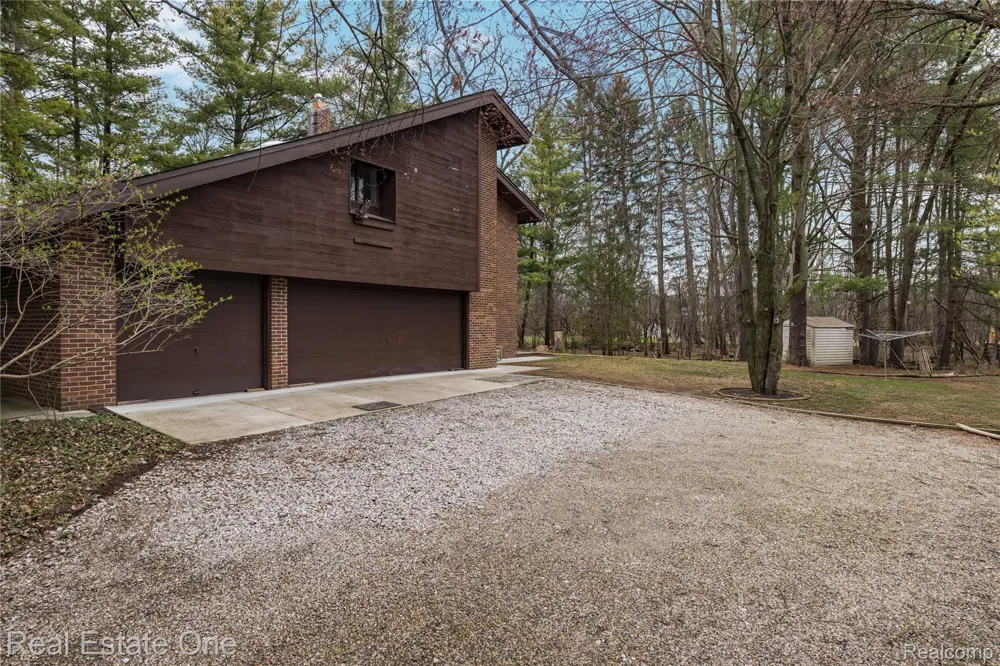 32674 Bingham Lane Bingham Farms Village, MI 48025