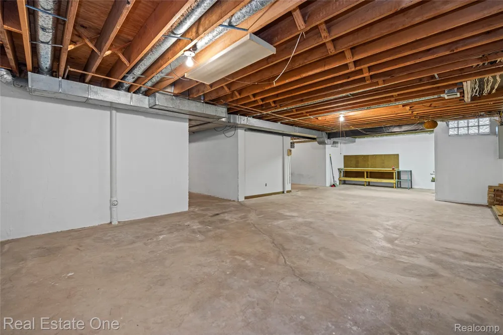32674 Bingham Lane Bingham Farms Village, MI 48025