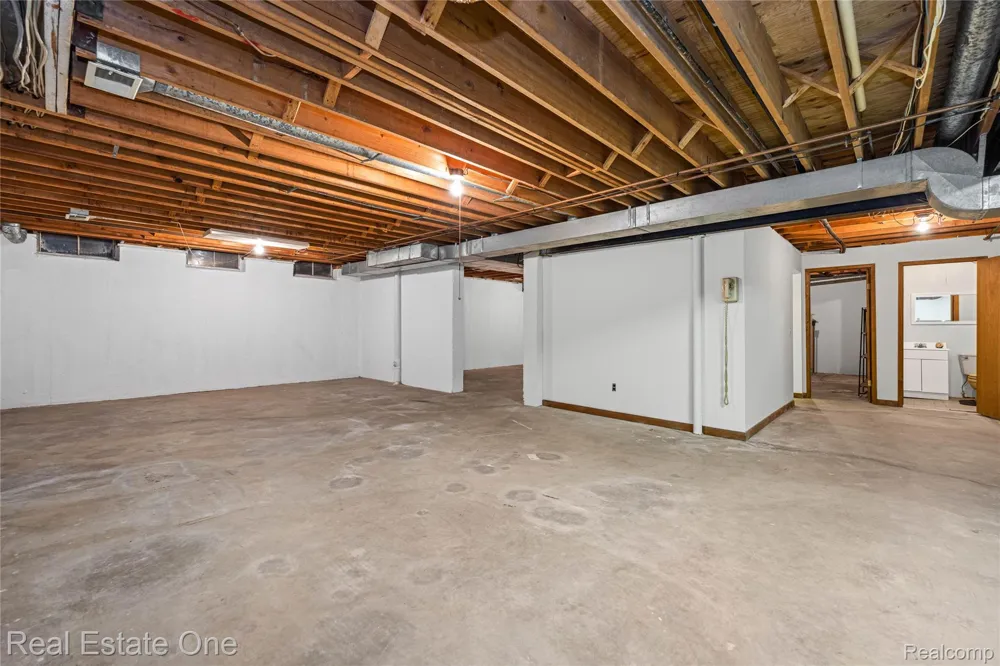 32674 Bingham Lane Bingham Farms Village, MI 48025