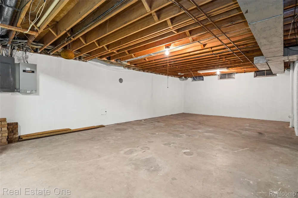 32674 Bingham Lane Bingham Farms Village, MI 48025