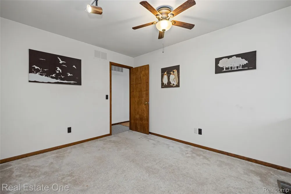 32674 Bingham Lane Bingham Farms Village, MI 48025