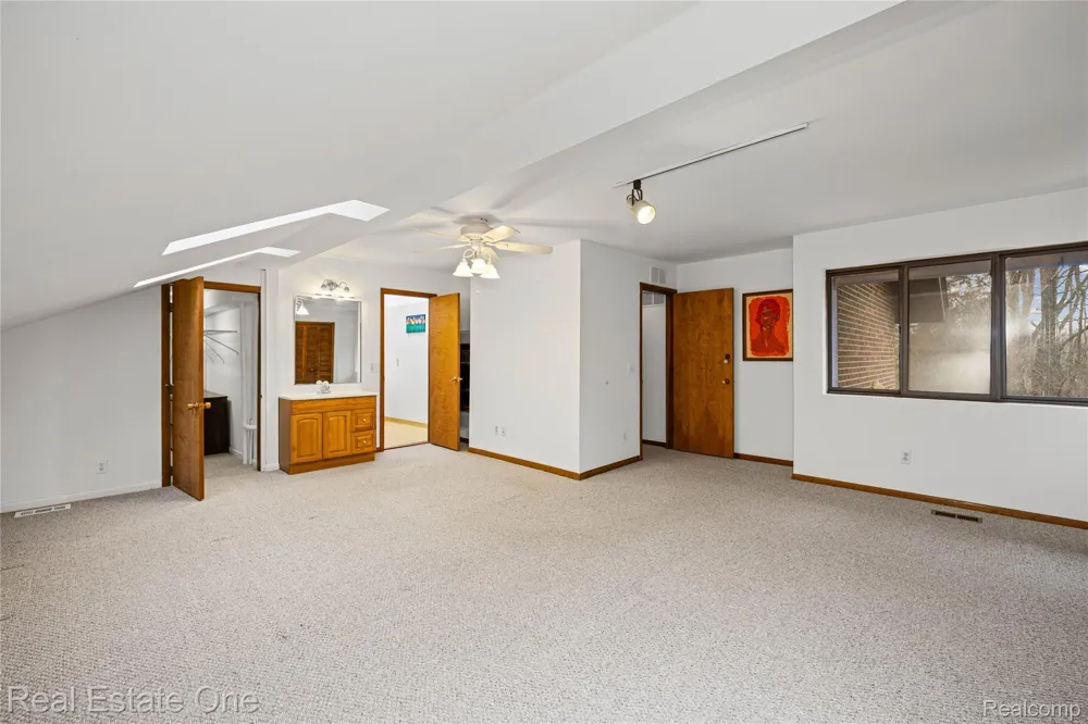 32674 Bingham Lane Bingham Farms Village, MI 48025