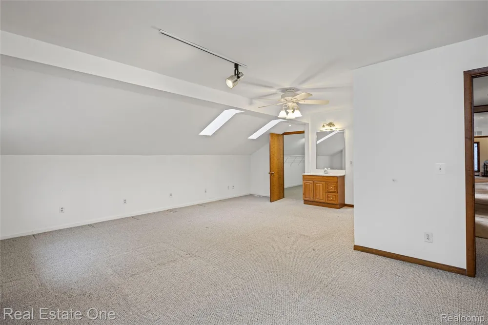 32674 Bingham Lane Bingham Farms Village, MI 48025