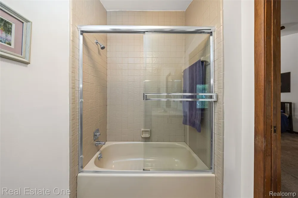 32674 Bingham Lane Bingham Farms Village, MI 48025