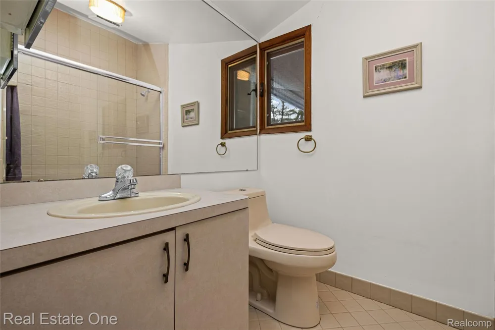 32674 Bingham Lane Bingham Farms Village, MI 48025