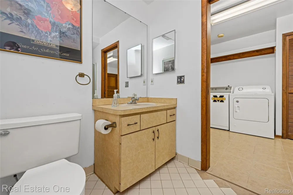 32674 Bingham Lane Bingham Farms Village, MI 48025