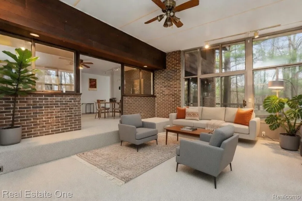 32674 Bingham Lane Bingham Farms Village, MI 48025