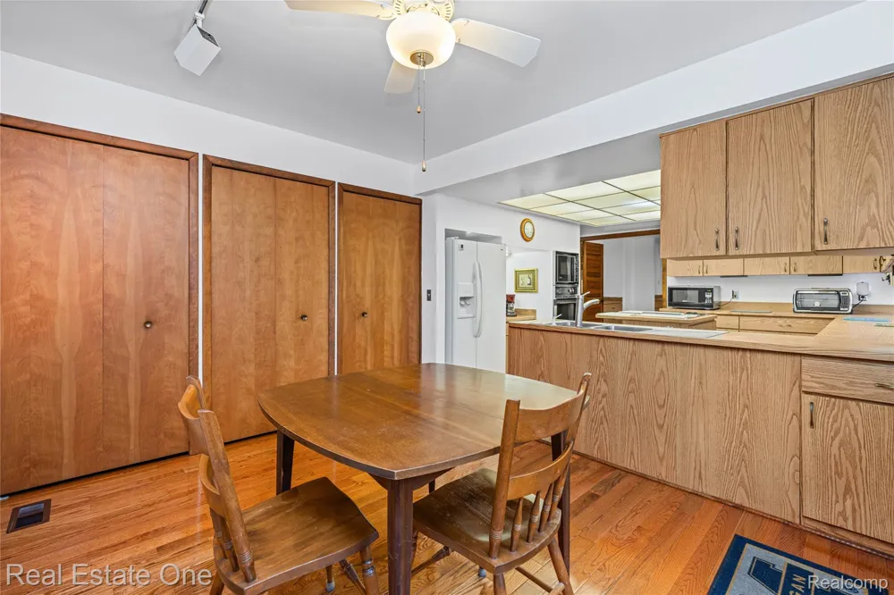 32674 Bingham Lane Bingham Farms Village, MI 48025