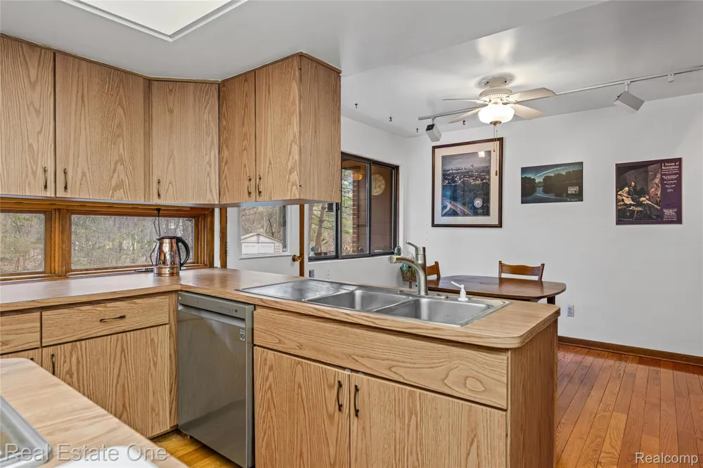 32674 Bingham Lane Bingham Farms Village, MI 48025