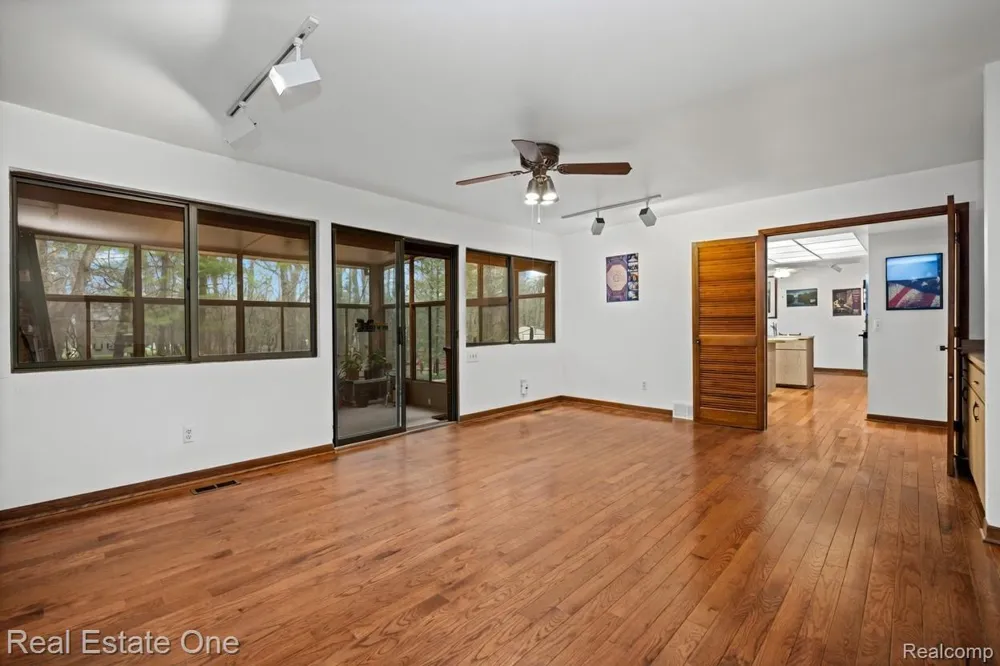 32674 Bingham Lane Bingham Farms Village, MI 48025