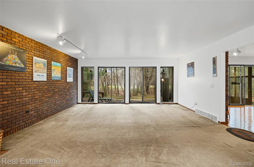 32674 Bingham Lane Bingham Farms Village, MI 48025